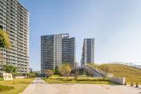 Langyi Exhibition Apartment (Shenzhen International Convention and Exhibition Center Waterfront) Отели рядом с достопримечательностью «Хуа Чжэн Сити»