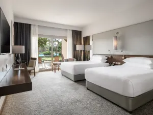 Dusit Thani LakeView Cairo