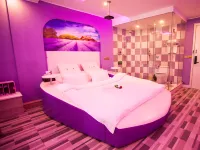 Bocui Cinema Hotel (Nanchang Bauhinia Night Market) Các khách sạn gần Zhenwu Palace