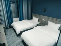 Mengzhou Longfeng Hotel