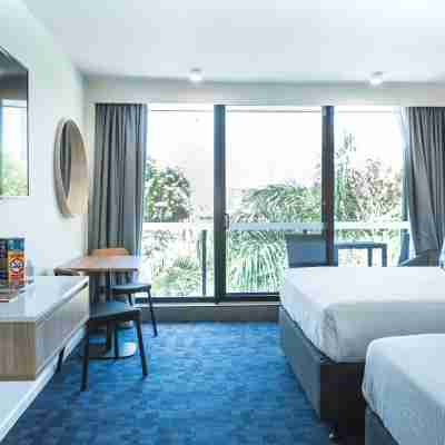 Paradise Resort Gold Coast Rooms