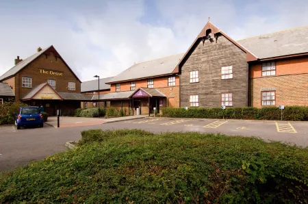 Premier Inn Newhaven hotel Отели в г. Сифорд
