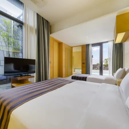 Stanford Hotel & Resort Jeju Отели рядом с достопримечательностью «Публичная библиотека в городе Эволь»