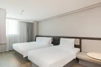 HanTing Hotel (Qingdao Jinshatan Xiangjiang Road) Hotel in zona College of Software and Service Outsourcing， Qingdao Binhai University