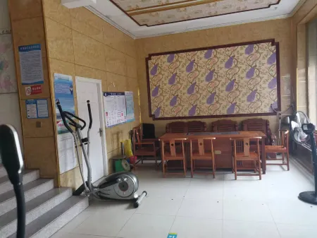 Yanchun Yuanmou Hotel Отели рядом с достопримечательностью «Liangshan Passenger Transport Terminal»