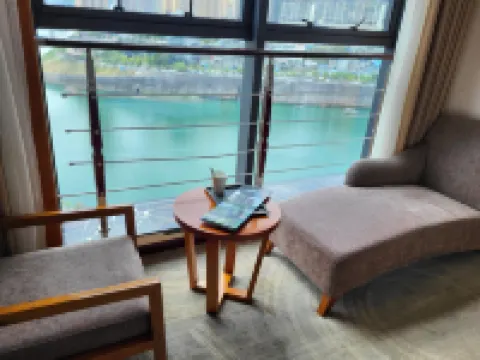 River & Holiday Rezen Hotel Pengshui Hotels in Pengshui County