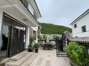 Lingshan Xiaomiaojia Guesthouse