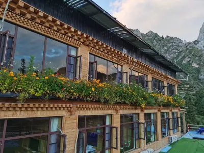 Tibetan-style homestays in Diebu Zagana Hotel di 