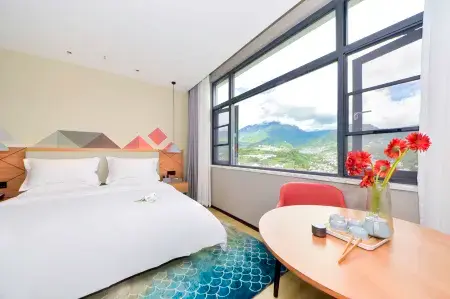 Baiman Hotel (Lanping Nujiang Road Branch)