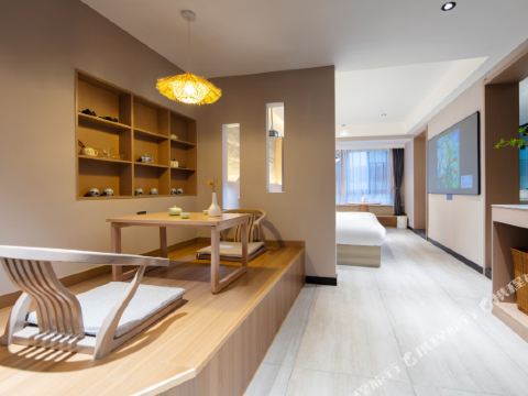 Meiyi Light Luxury Hotel (Zhangjiajie Pedestrian Street Dayong Ancient City Branch)