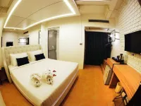 Forty Winks Phuket Hotel