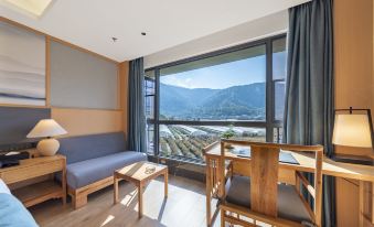 Howard Johnson Lake Serenity hot springs hotel Xichang