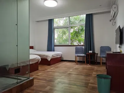 Hongshan Hotel Bathhouse Hotels near Fengguanshan Carved Tablet