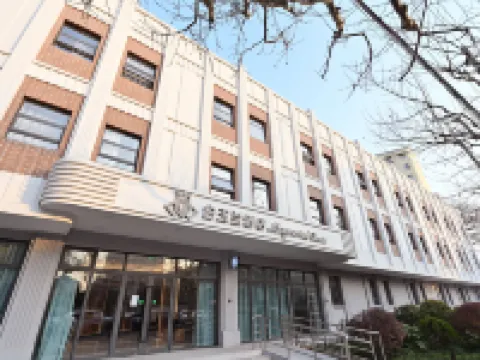 マグノテルホテル（上海大寧国際同済医院） BigE娯楽中心·鐳戦KTV団建（大寧店）周辺のホテル