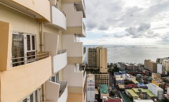 Pacific Bay Grand Suites
