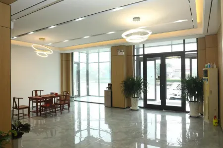 Fonda Hotel Nanyi Отели рядом с достопримечательностью «Eighth Route Army 115th Division Command HQ and Shandong Provincial Government Old Site»