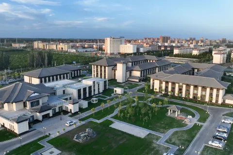 Aral Taheguanlan Hotel
