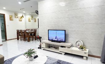 Luxury Apartment at Vinhomes Landmark