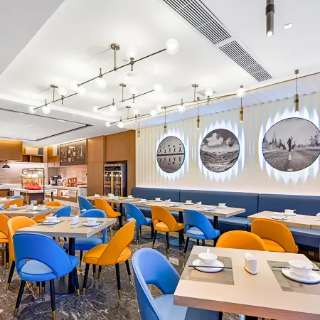 Kyriad Hotel (Qujing Xuanwei Meixuan Square Railway Station)