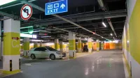 Huaxi Jinse Intelligent Cinema Hotel (Neijiang High-speed Railway North Station) - parking