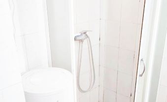 Cuihua Hostel Homestay (Huancheng South Road Metro Entrance)