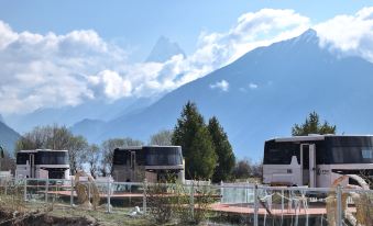 Basongtuo Himalaya Light Luxury Camping Base