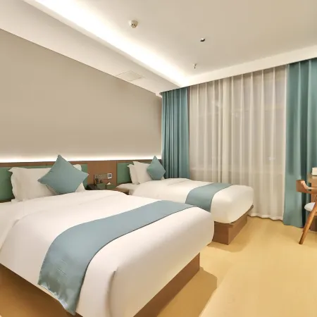 Yuehao Holiday Hotel (Dunhua High-speed Railway Station)