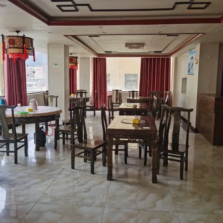 Xinlong Yalong Bay Theme Hotel