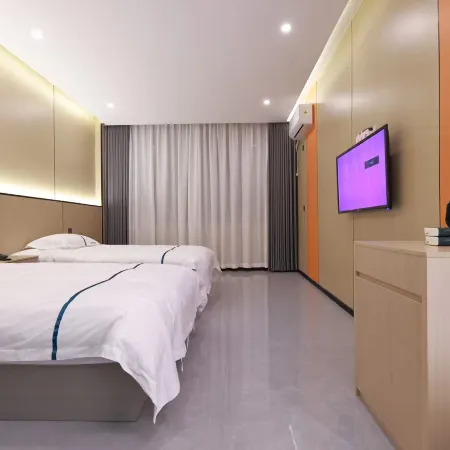 Changxing Fanghua Hotel