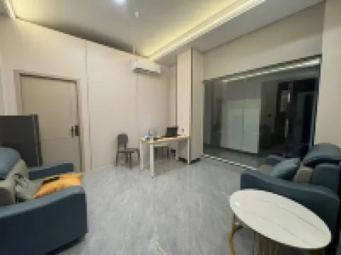 Hanlin Light Luxury Apartment (Qinzhou Old Street Scenic Area)