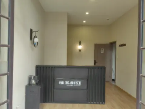 Qiyuan Homestay (Anning Hot Spring Valley Red Clay Tennis Base)