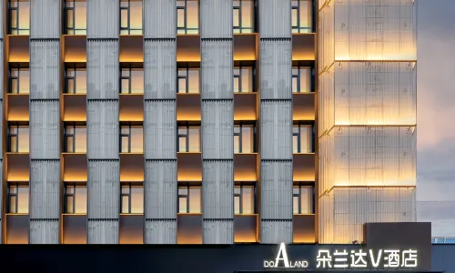 DO A LAND V Hotel (Qiqihar Railway Station Branch)