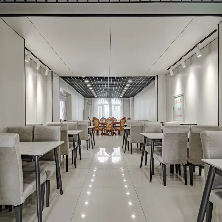 Grand Hotel Erguna