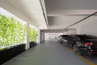 Valley Song Boutique at Huangling - parking