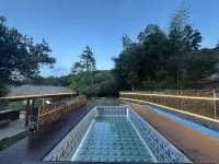 Xinghe·Lanyue Homestay - Pools