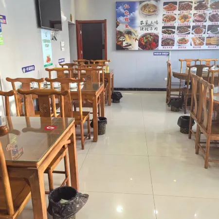 Xinpu Mingju Local Cuisine Fisherman's House