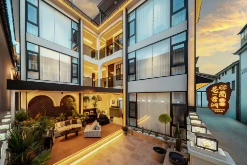 Dali Canglan Yunjian Boutique Stay (Dali Ancient City Erhai Gate) - 3 ดาว