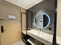 Green Taihao Hotel (Luoyang Railway Station Guohua Road Subway Station) - 3-Star