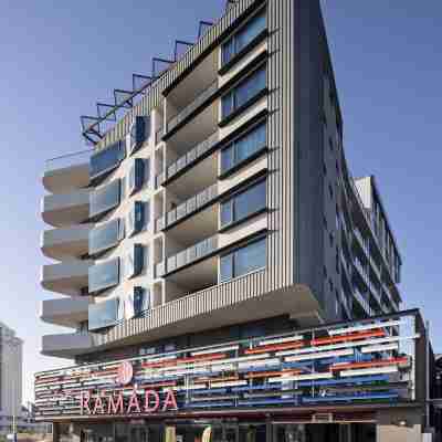 Ramada by Wyndham VetroBlu Scarborough Beach Hotel Exterior