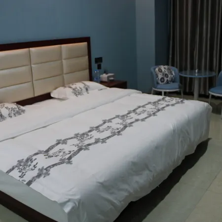 Lingwu Yuxuan Hotel (Ningdong Branch)