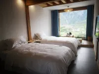Zhagana Cloud Guesthouse Hotels near Dari Village