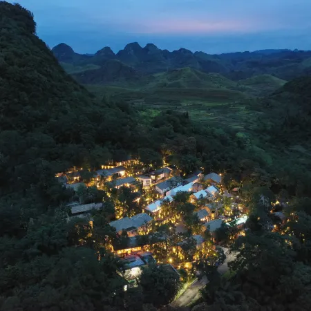 Jianglu Village Dawn Resort