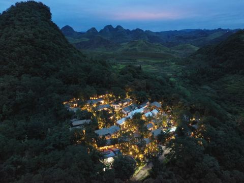 Jianglu Village Dawn Resort