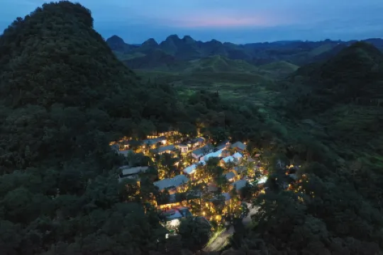 Jianglu Village Dawn Resort