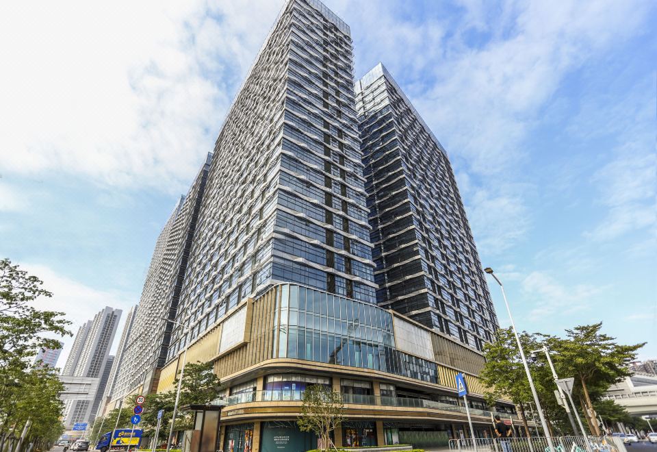Tianmu Executive Apartment (Shenzhen North Railway Station Store) - Housity