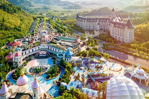 Yinrun Jinjiang Castle Hotel