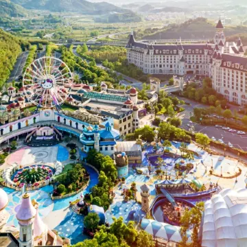 Yinrun Jinjiang Castle Hotel