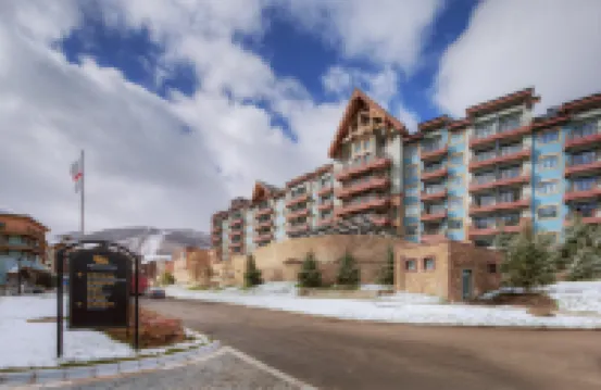 Thaiwoo Ski Town Xueluju   Hotel Отели в г. 