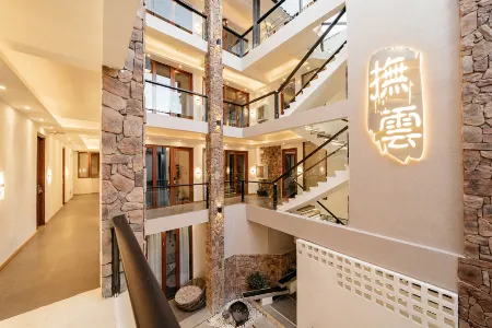 Fuyun·Oxygen Supply Light Luxury Beauty Su (Lijiang Ancient City Dashuiche Shop)