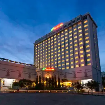 Bayview Hotel Langkawi Hotels near Legenda Park